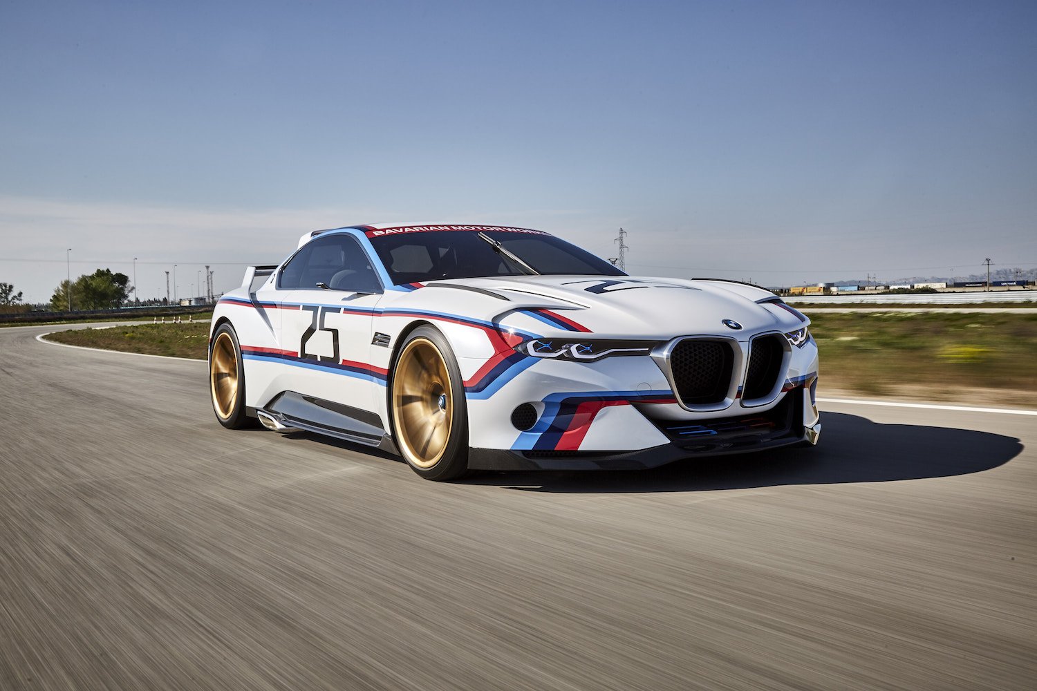 Die Vernetzung von Fahrer und Fahrzeug: <br>Der BMW 3.0 CSL Hommage R. 9