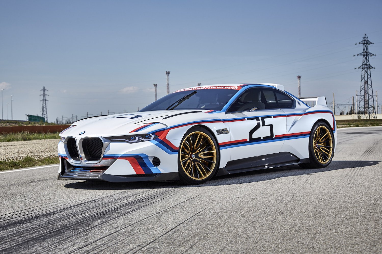 Die Vernetzung von Fahrer und Fahrzeug: <br>Der BMW 3.0 CSL Hommage R. 12