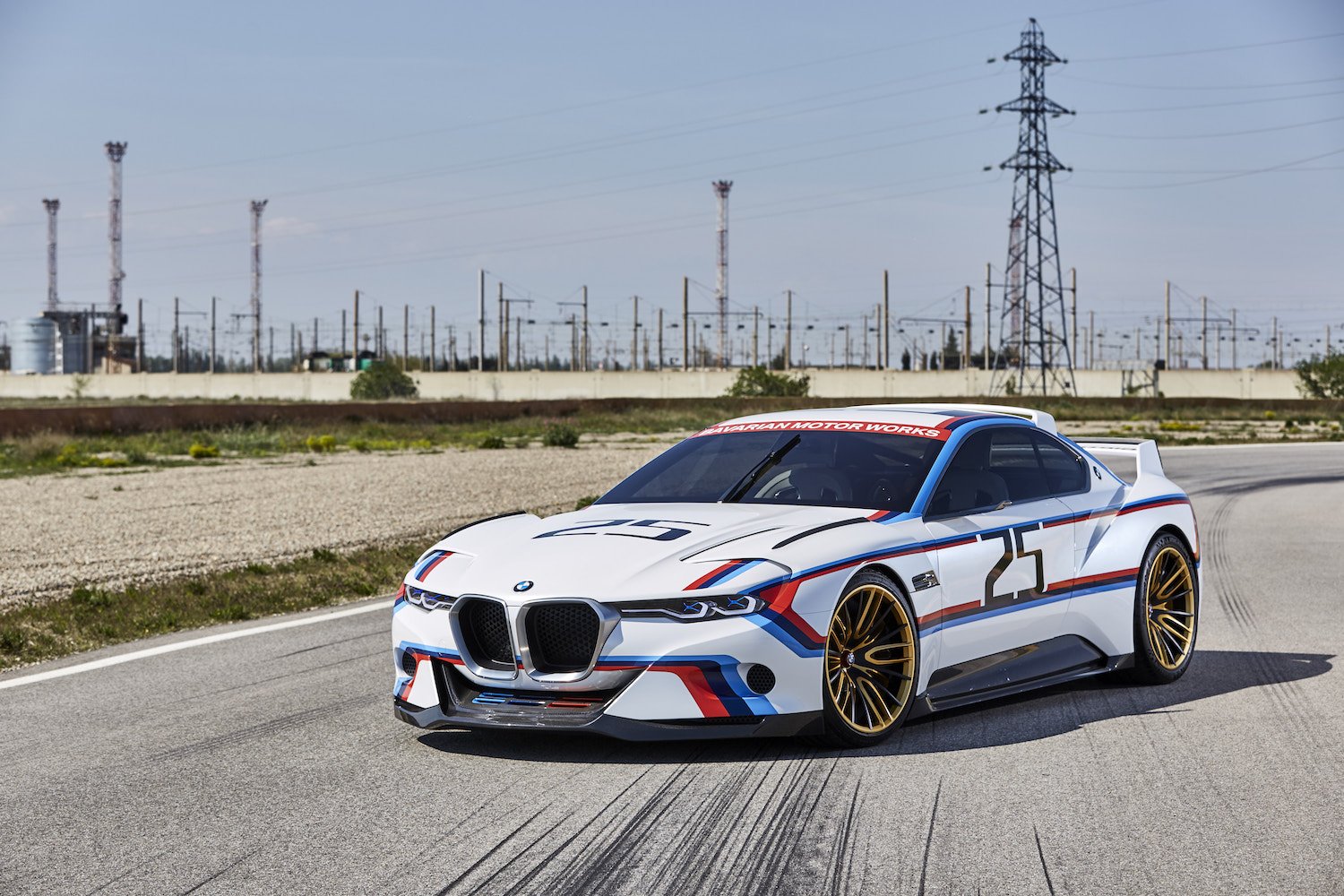 Die Vernetzung von Fahrer und Fahrzeug: <br>Der BMW 3.0 CSL Hommage R. 1
