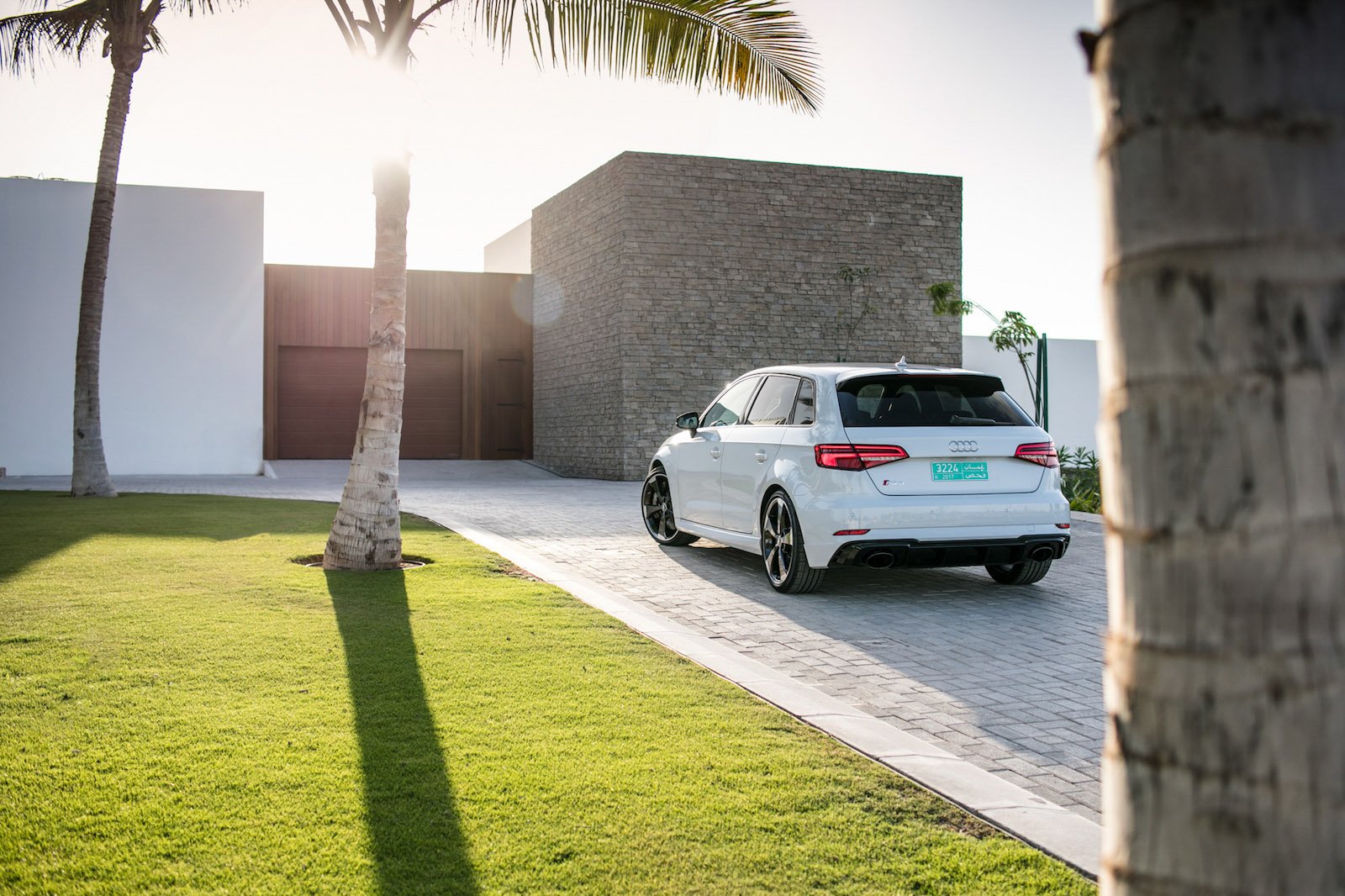 Staub aufwirbeln auf den Straßen des Sultanats Oman: Das ist der neue RS3 5