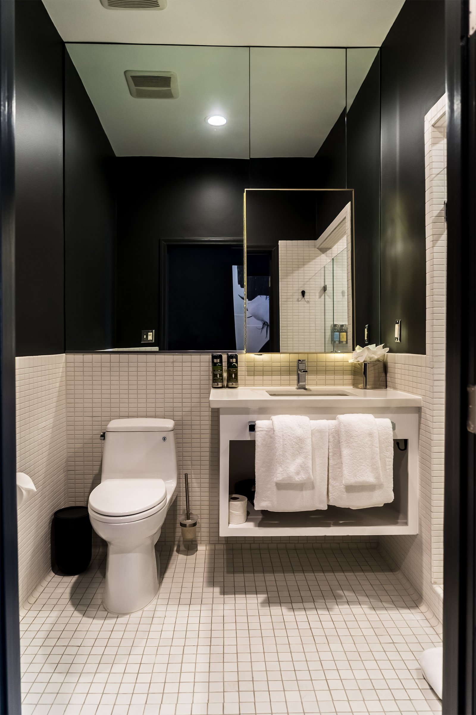 Tuck Hotel 07