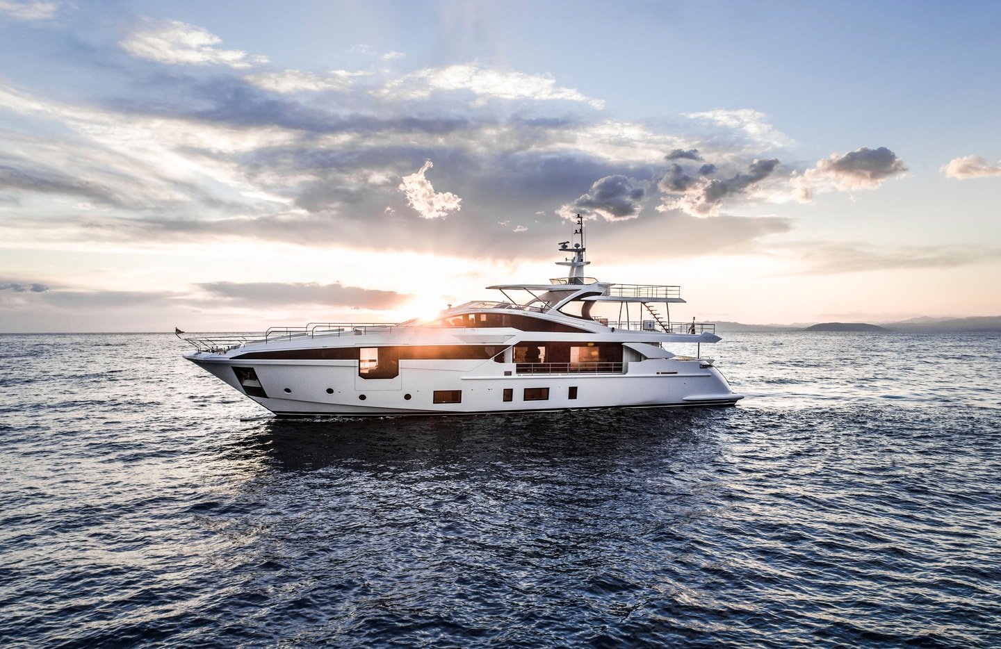 Das neue 35 Meter Top-Modell aus dem Hause Azimut 2