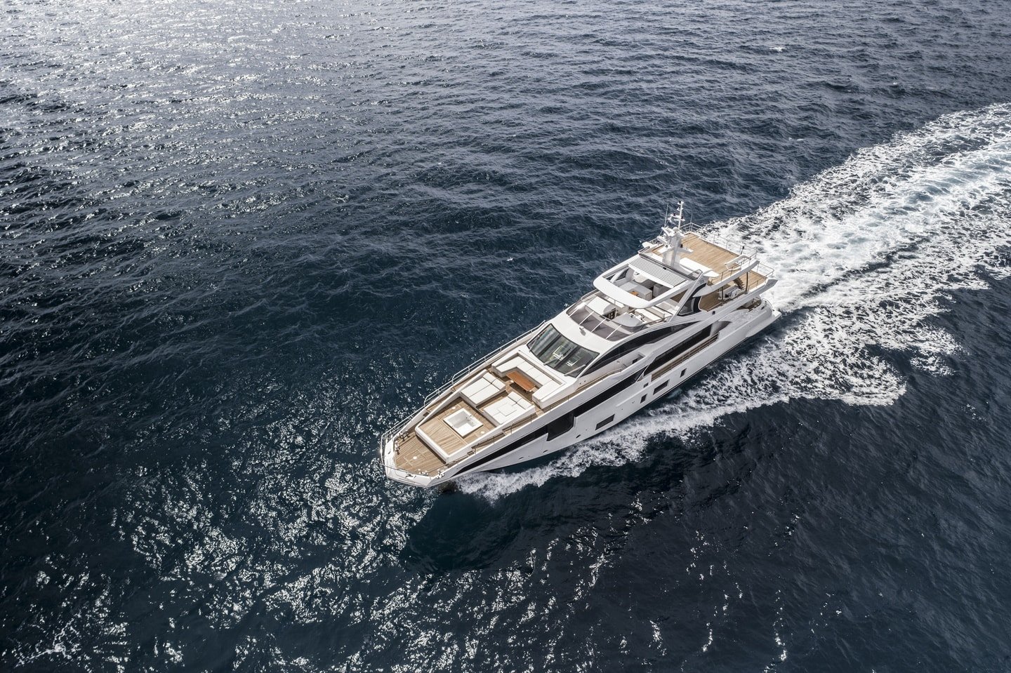 Das neue 35 Meter Top-Modell aus dem Hause Azimut 1