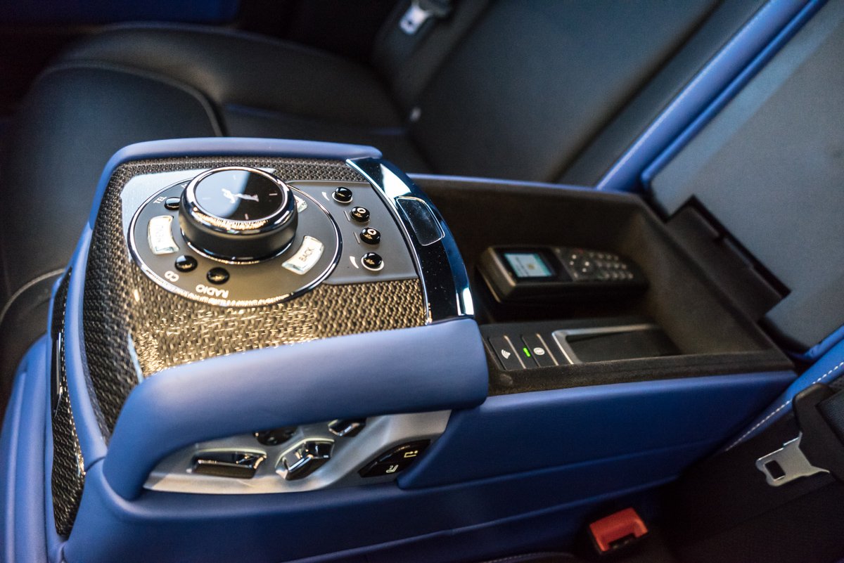 Disappearing Act in the Rolls-Royce Black Badge Ghost 9