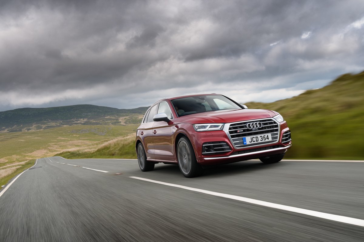Four-Wheel Fun in The Audi SQ5 2