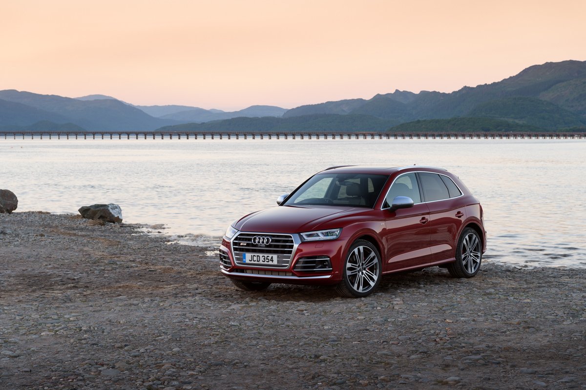 Four-Wheel Fun in The Audi SQ5 4