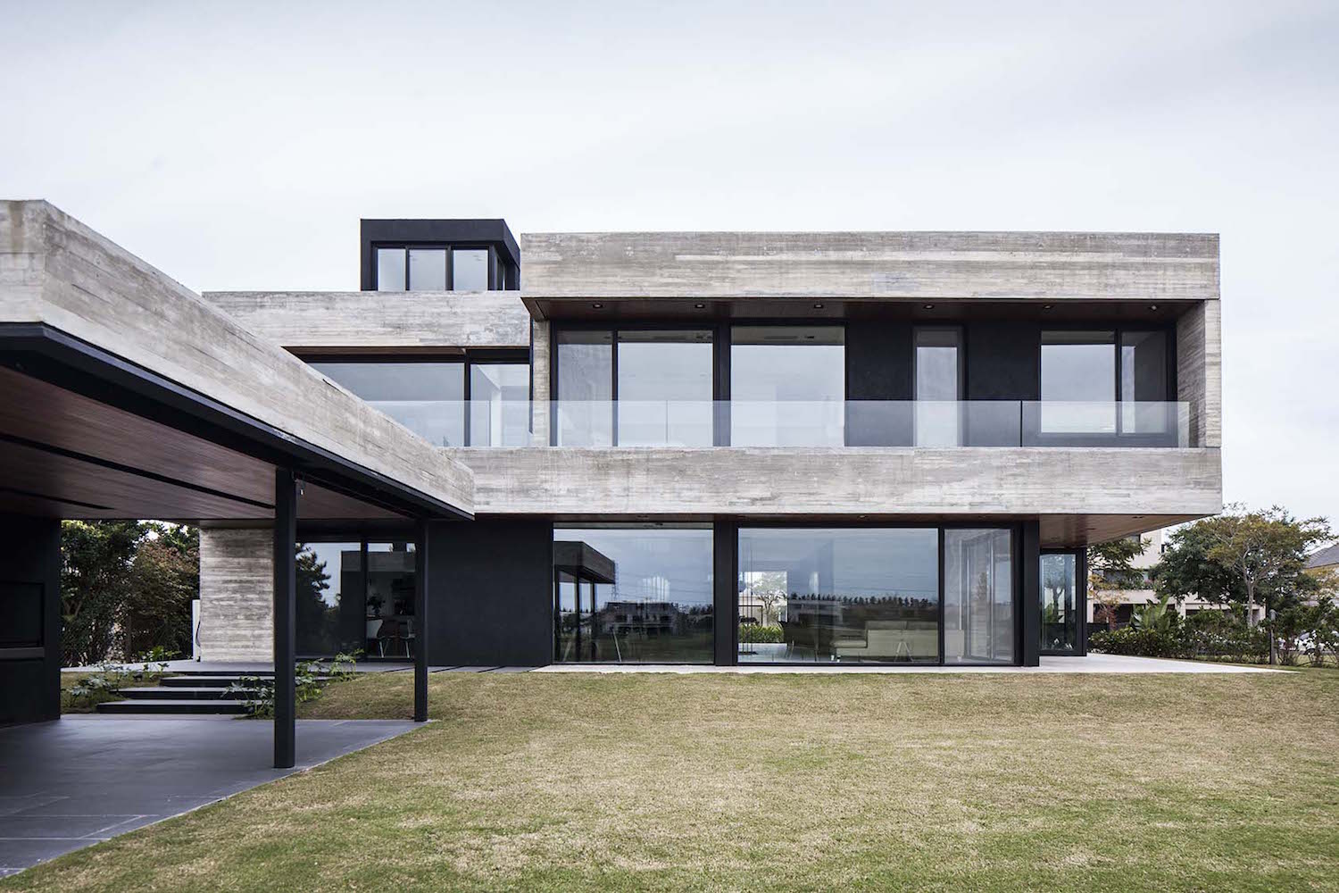 Modernes Betonhaus in Buenos Aires von REMY Architects 1