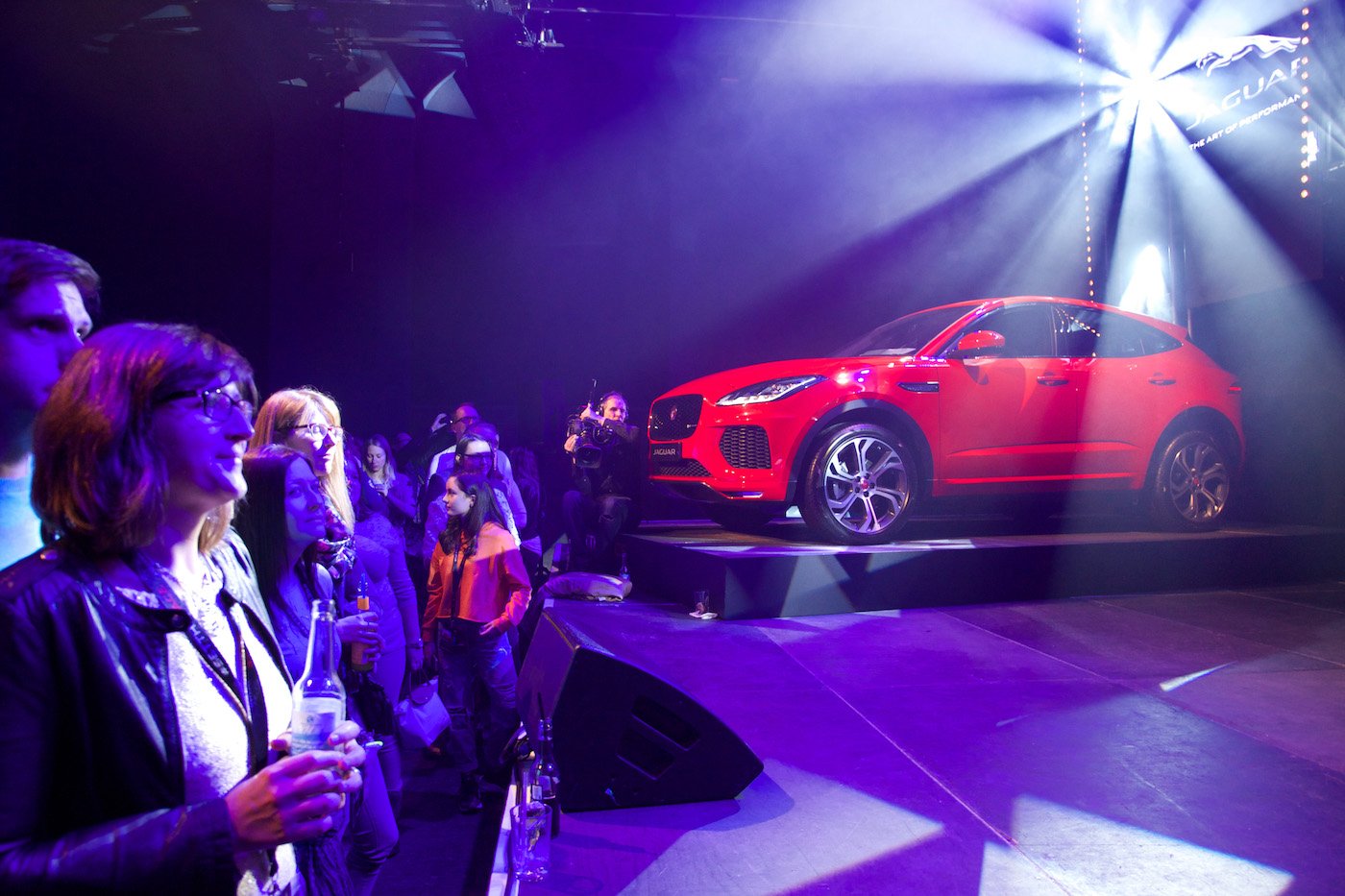 Star-DJ Alle Farben begeistert 500 Gäste beim exklusiven E-Pace Konzert 6