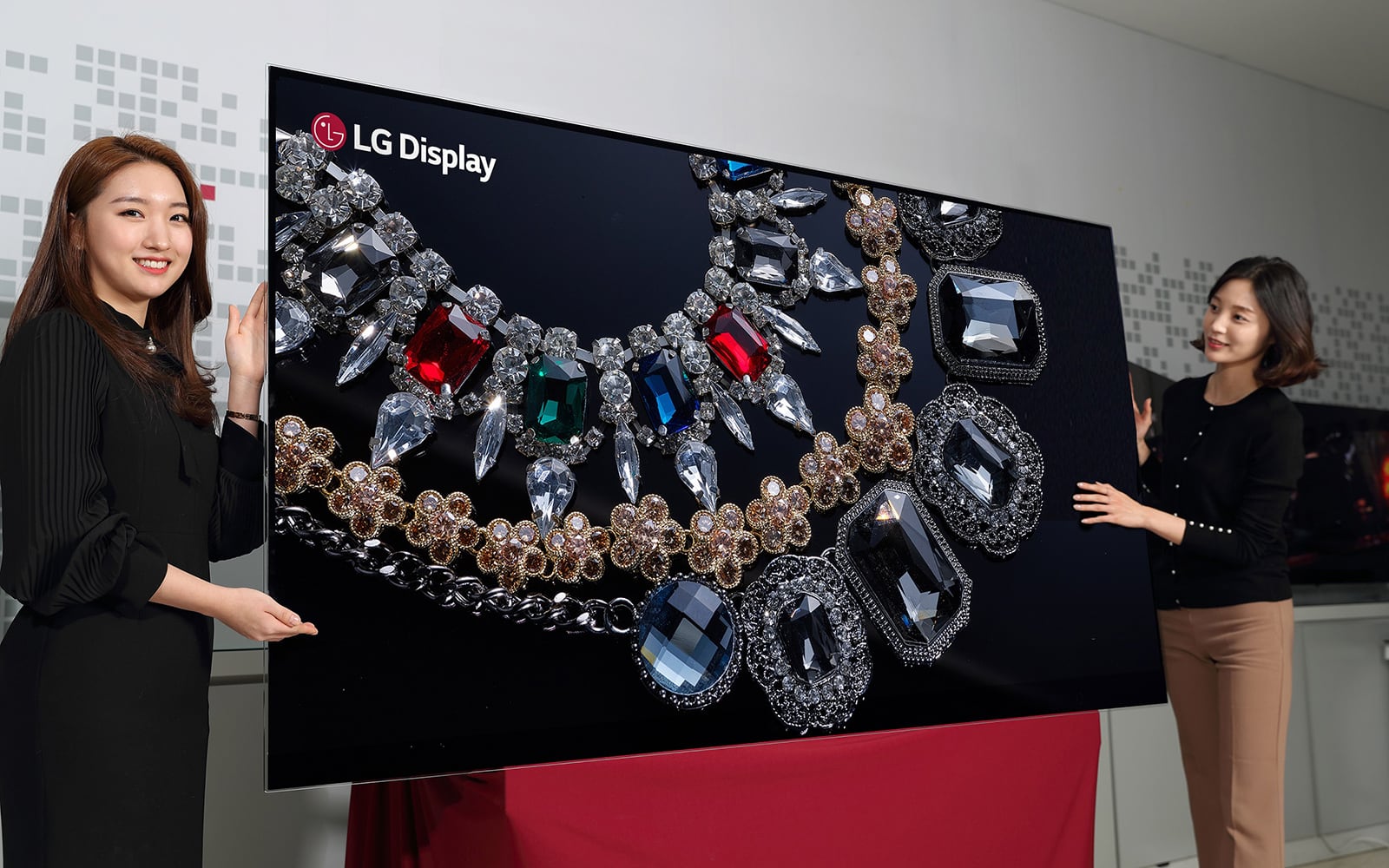 LG Introduces Incredible 88 Inch 8K OLED Display 1