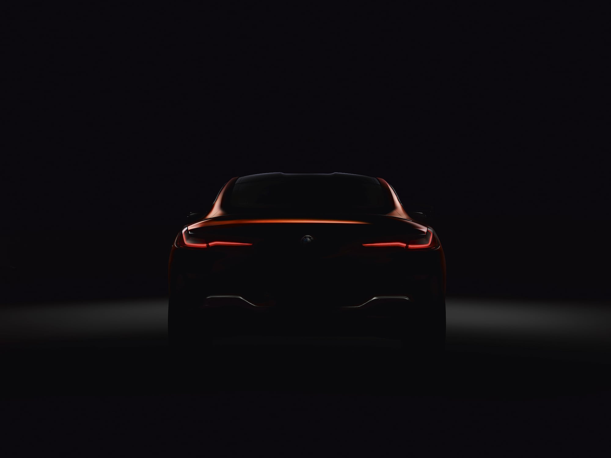 Warm-up in Italien: Das neue BMW 8er Coupé auf der Rennstrecke in Aprilia 1