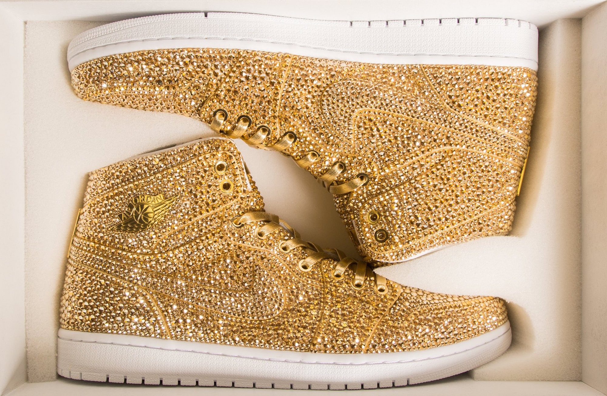 Daniel Jacob verziert Nike Air Jordans mit Swarovski Kristallen 4