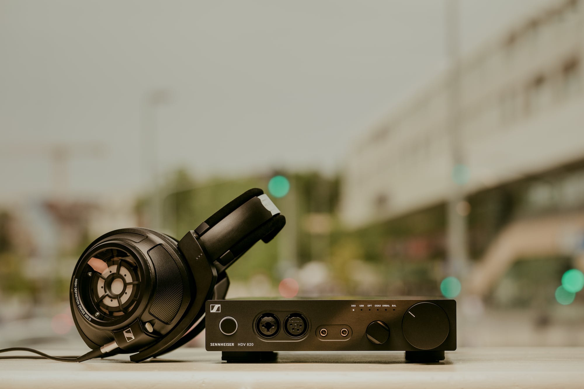 Sennheiser präsentiert neuen, geschlossenen Kopfhörer HD 820 mit Glasabdeckung 3