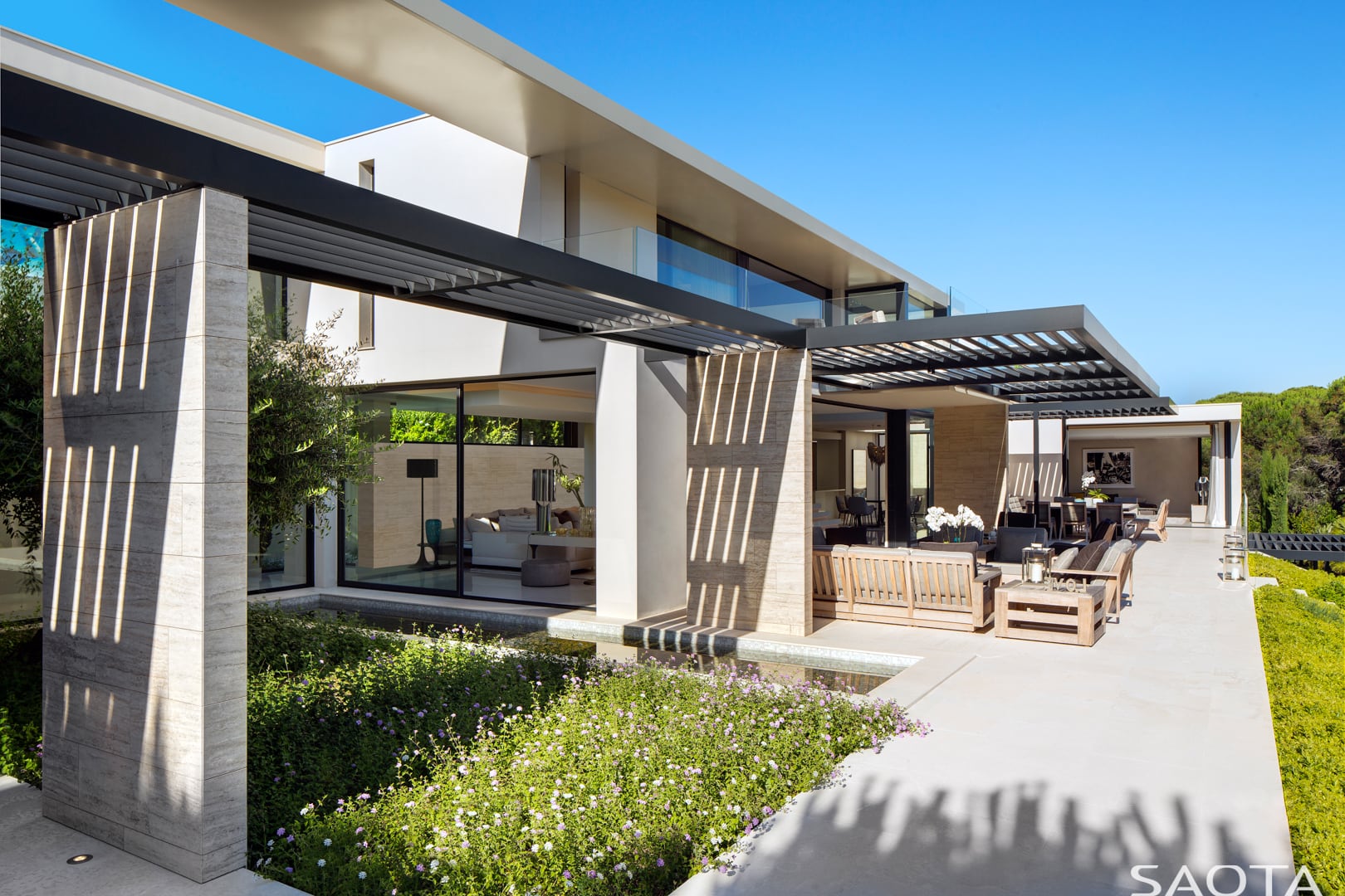 An der französischen Riviera: St. Tropez Residence by SAOTA 5