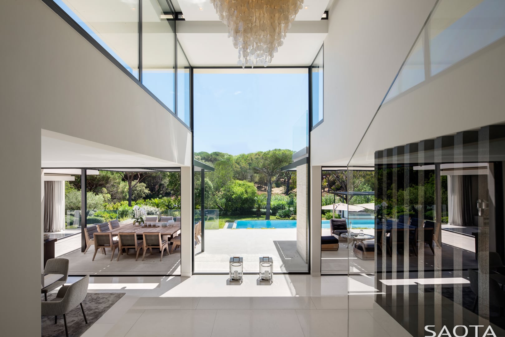 An der französischen Riviera: St. Tropez Residence by SAOTA 6