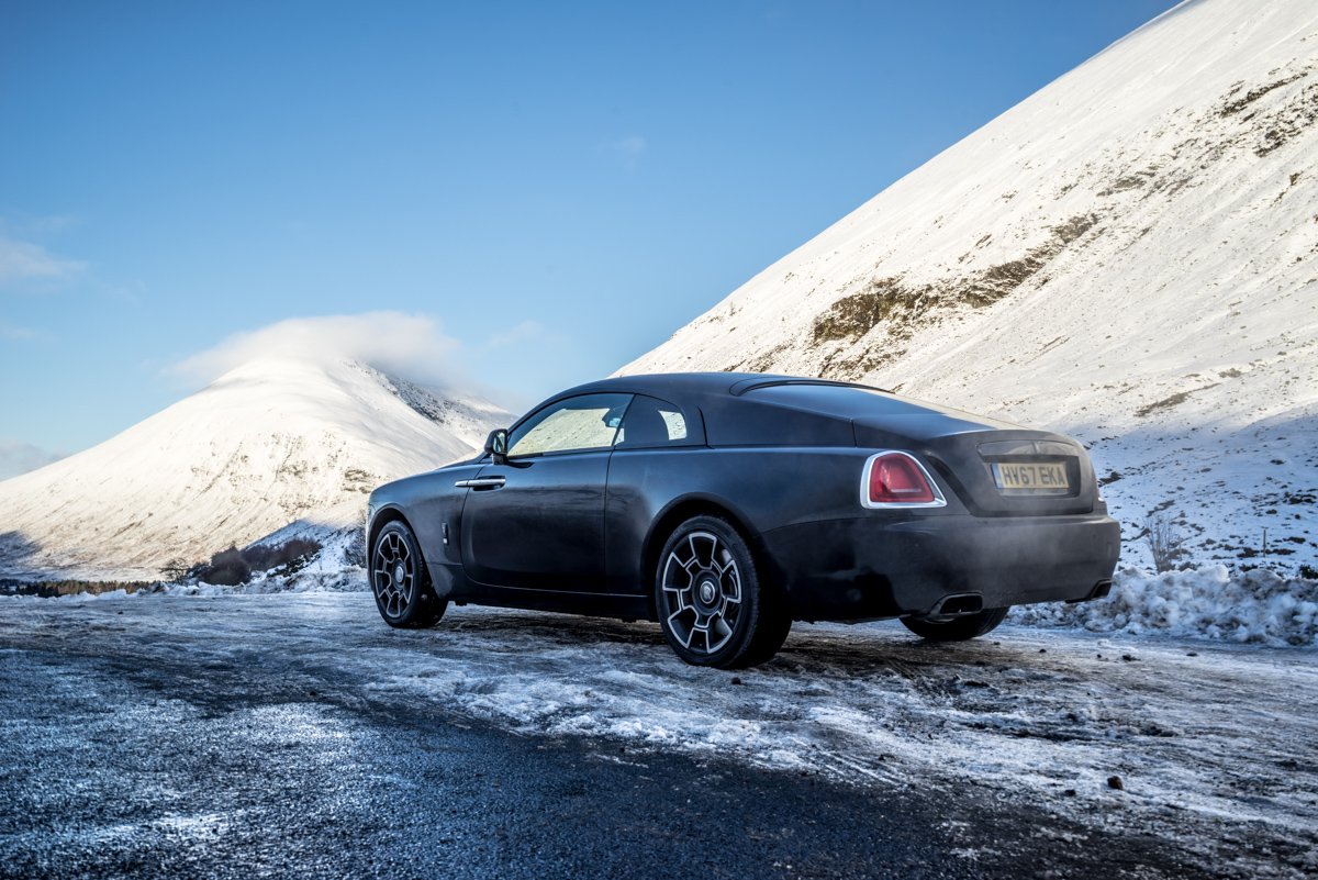Touring With a Super GT. The Rolls-Royce Wraith Black Badge 10