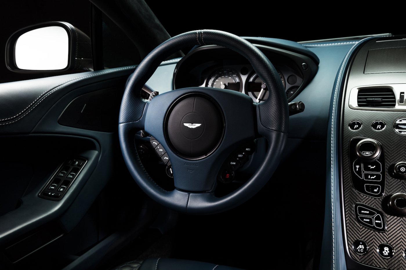 007: Daniel Craig’s Aston Martin Vanquish wird in New York versteigert 6