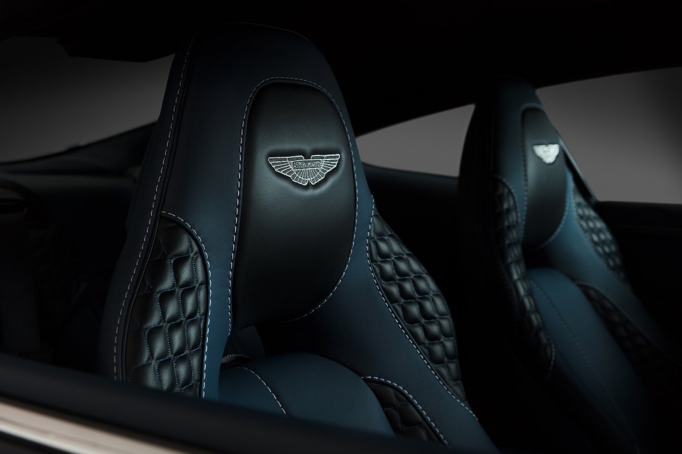 007: Daniel Craig’s Aston Martin Vanquish wird in New York versteigert 8