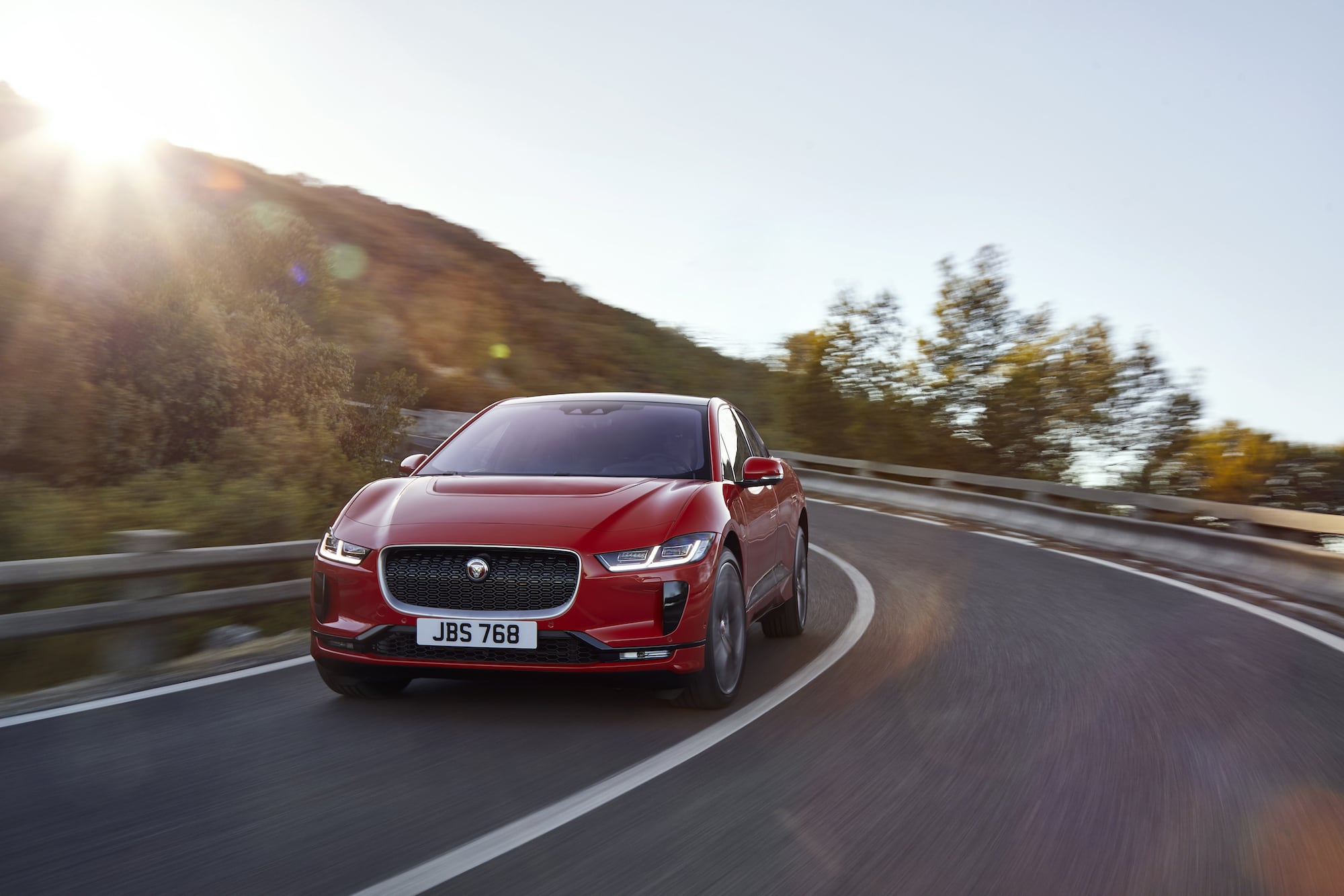 Jaguar I-Pace Elektro SUV-Crossover enthüllt 2