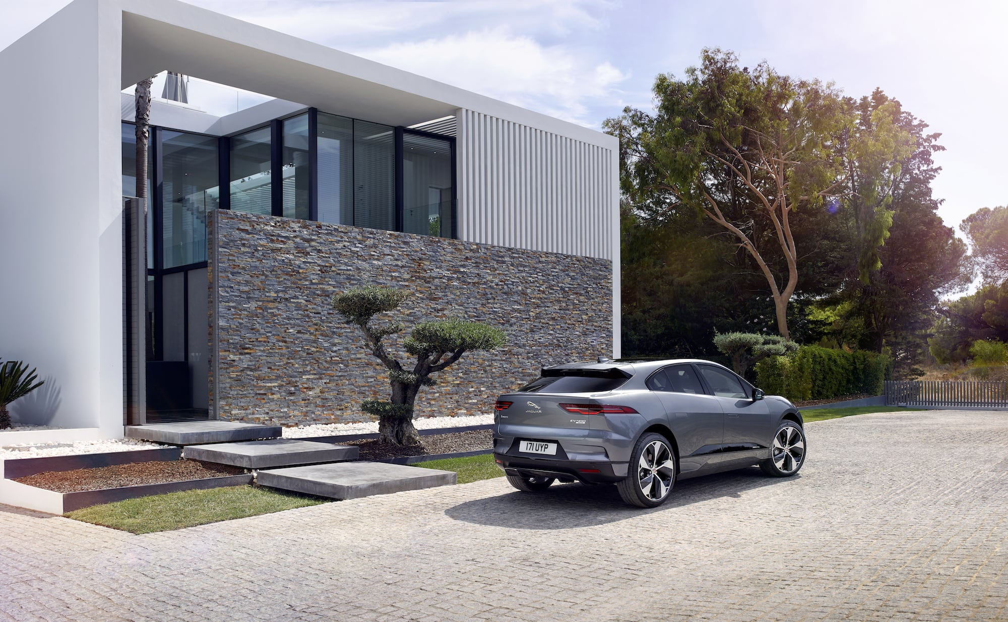 Jaguar I-Pace Elektro SUV-Crossover enthüllt 6