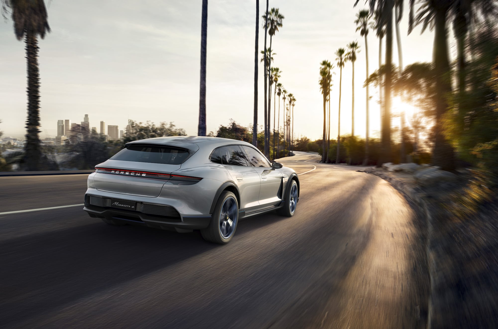 Porsche Mission E Cross Turismo 02