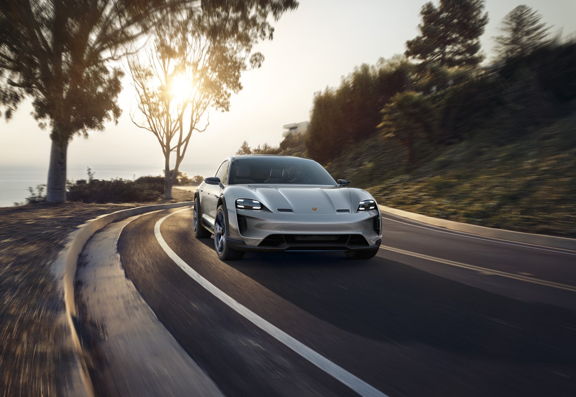 Porsche Mission E Cross Turismo 11