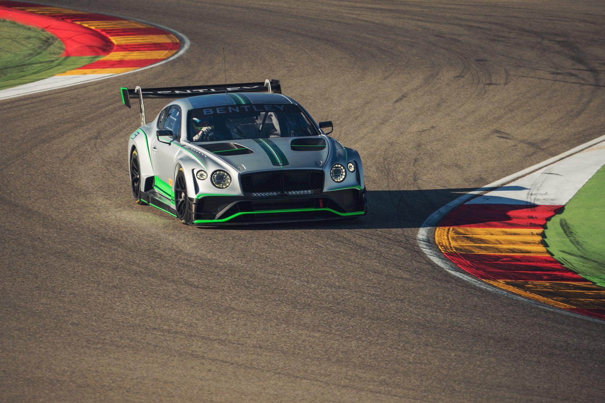 Der neue Bentley Continental GT3 ist bereit für den großen Auftritt in Monza 5