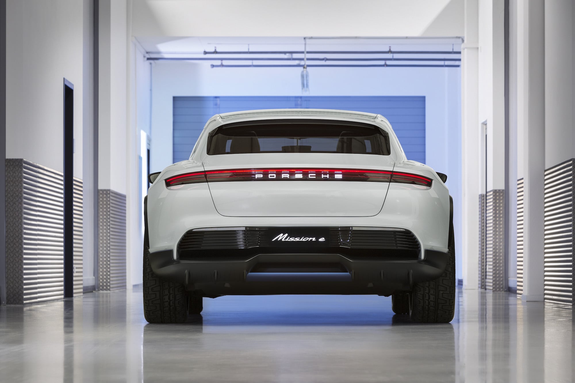 Porsche Mission E Cross Turismo 06