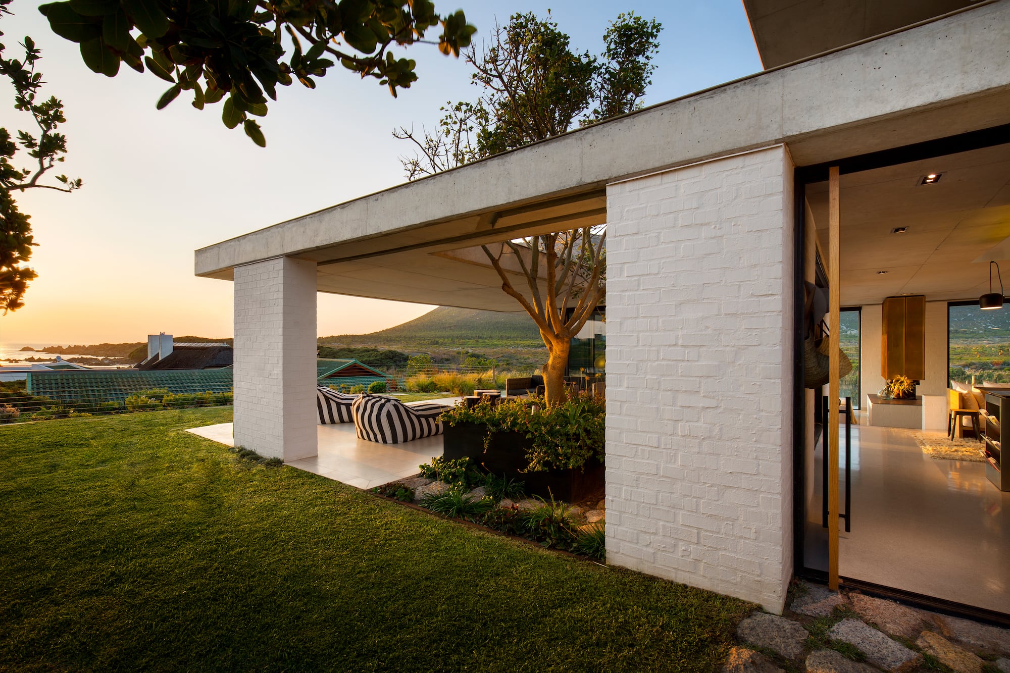 Das Restio River House in Südafrika von SAOTA 6