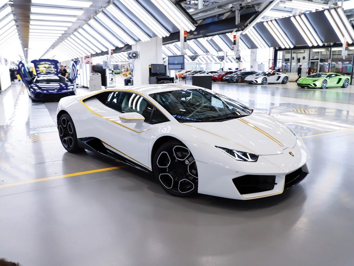 His Holiness Pope Francis Putting His Lamborghini Huracan Up For Auction 4