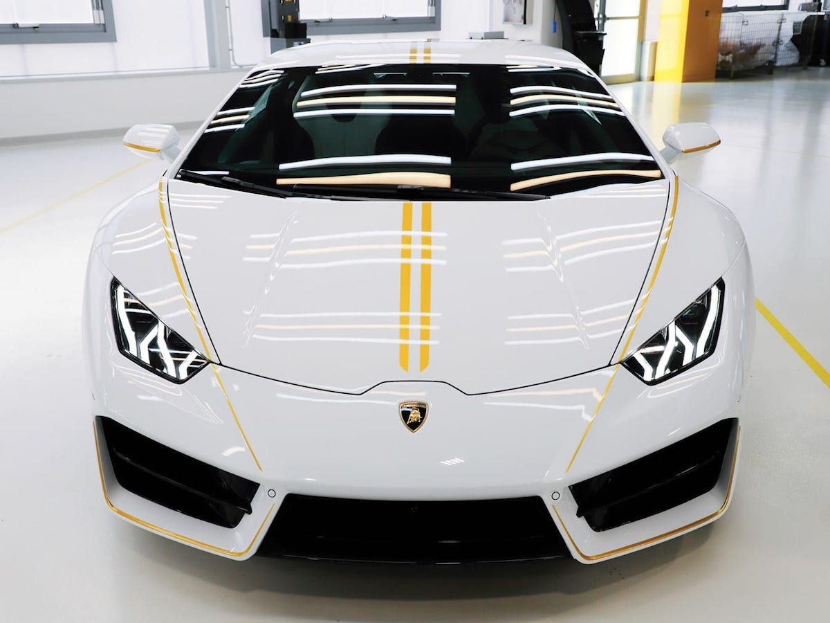 His Holiness Pope Francis Putting His Lamborghini Huracan Up For Auction 5