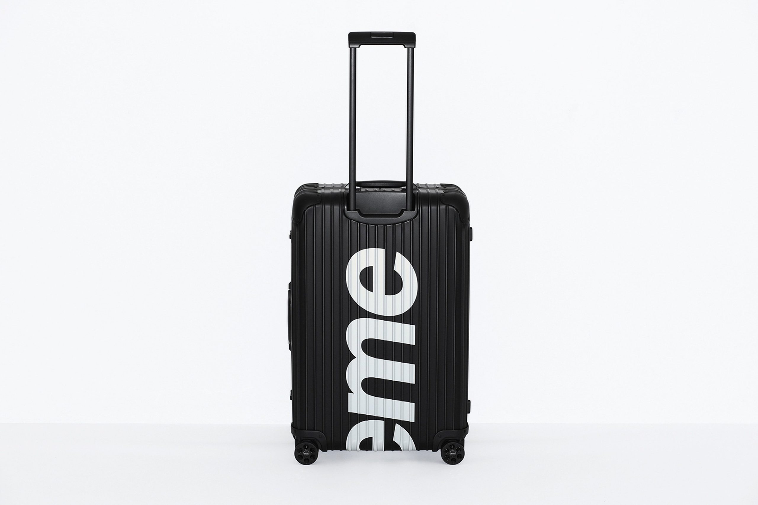 Tradition trifft auf Hype: Auf Reisen mit dem Supreme Koffer von Rimowa 8