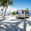 Airstream präsentiert neuen Tommy Bahama Special Edition Travel Trailer