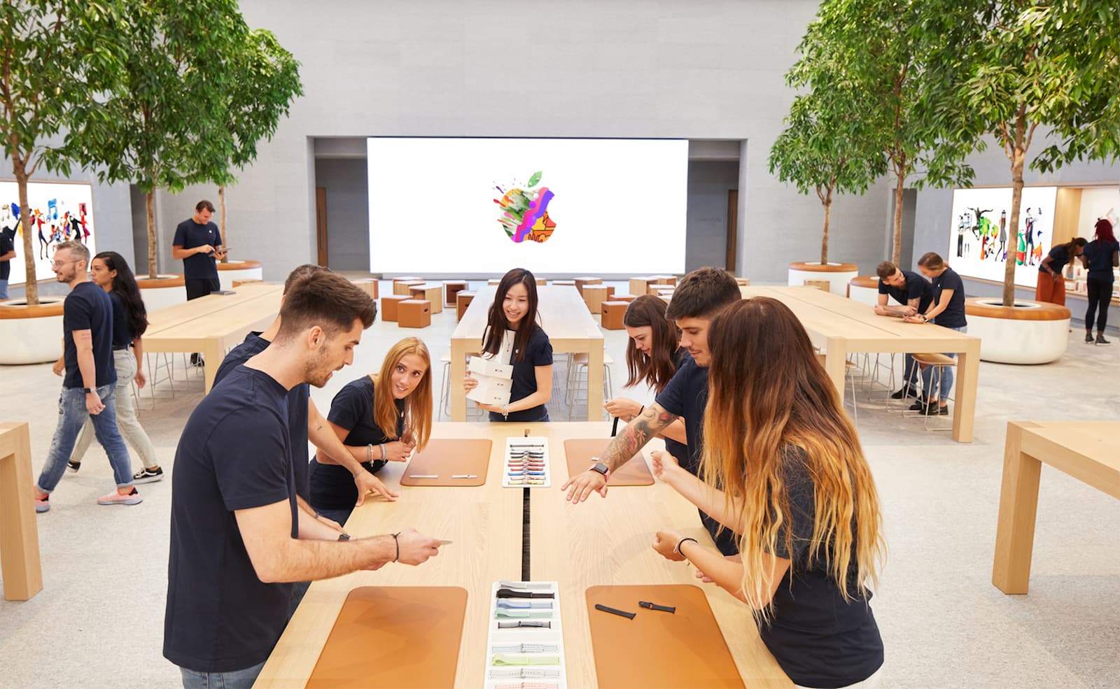 New Apple Store "Piazza Liberty" opened in Milan 02