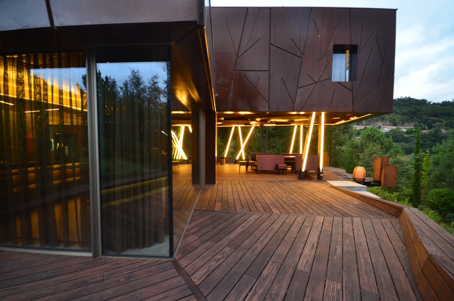 House in Duero Valley by MJARC Architects 02