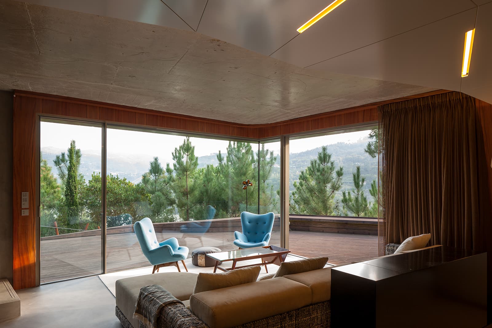 House in Duero Valley by MJARC Architects 09