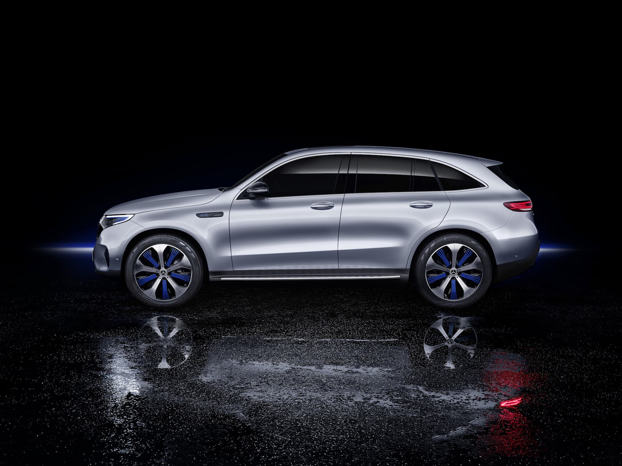 Mercedes-Benz EQC 09