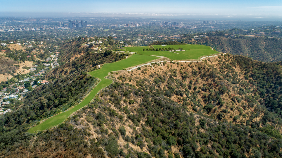 Wohnen auf dem Berg: Dieses Grundstück über Los Angeles kostet $1 Milliarde Dollar 1