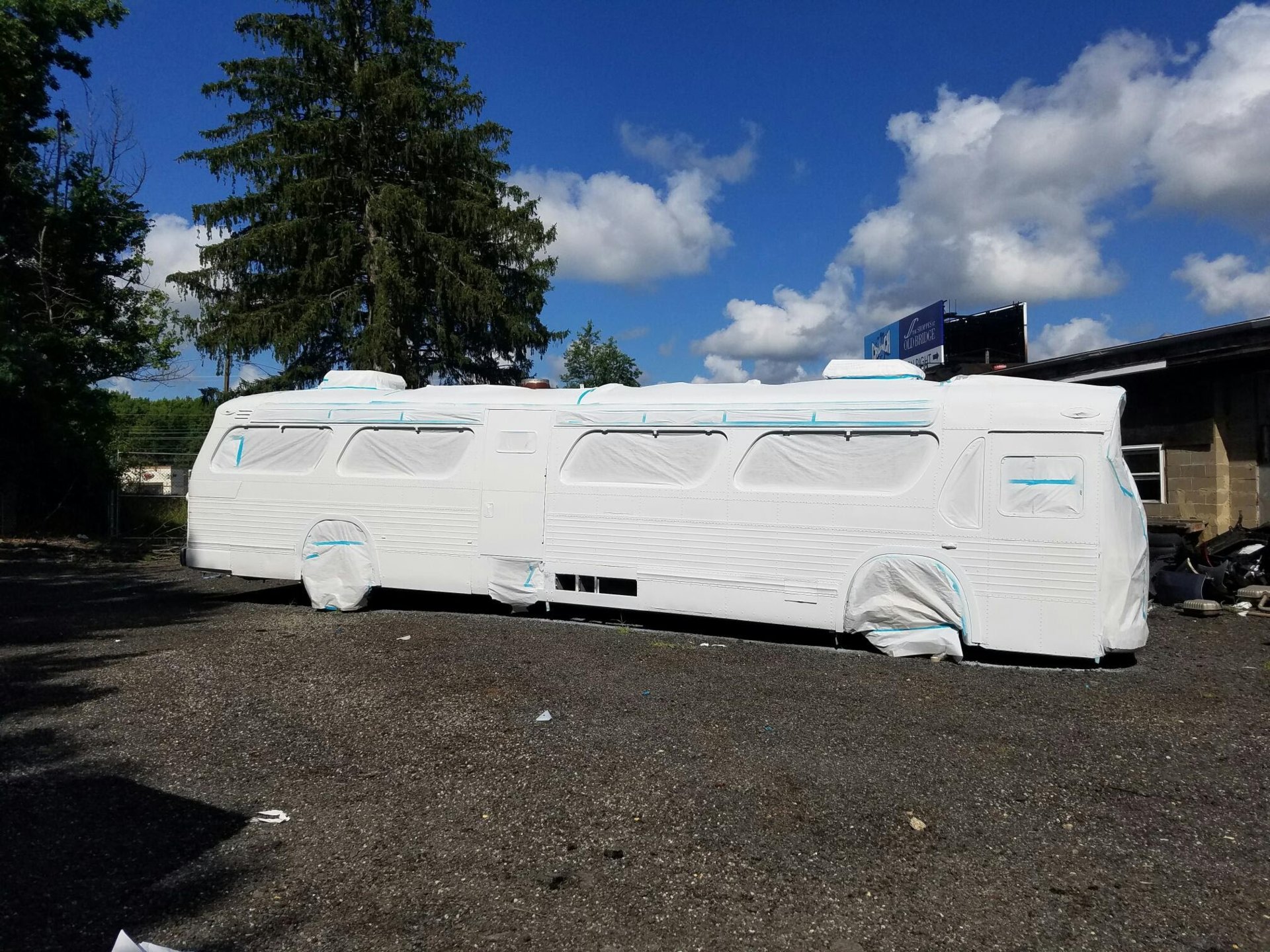 Diese Frau verwandelte einen alten Greyhound Bus in ein gemütliches Zuhause 3
