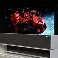 CES Neuheit: Dieser OLED-Fernseher von LG rollt sich auf