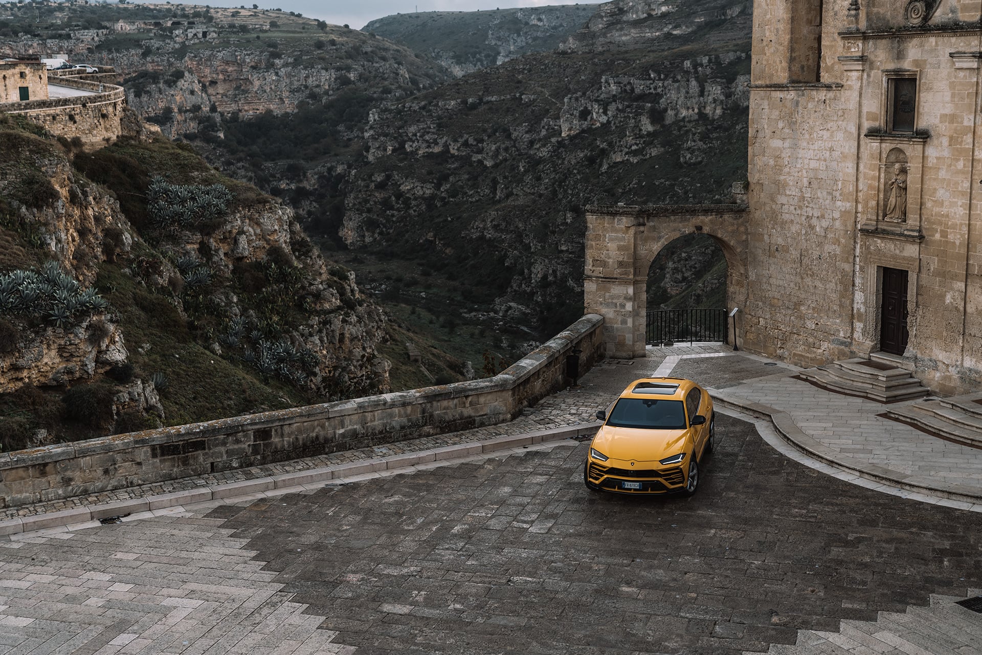 Mit dem Lamborghini Urus durch die wiederentdeckte Stadt Matera 6
