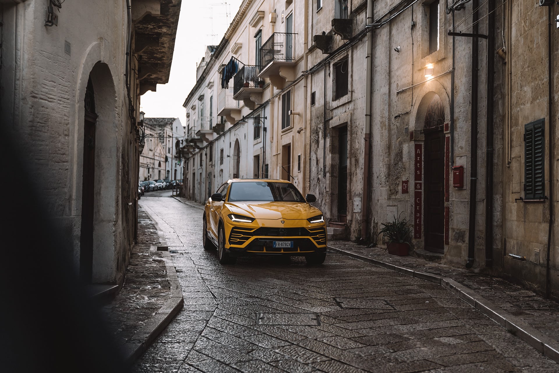 Mit dem Lamborghini Urus durch die wiederentdeckte Stadt Matera 1