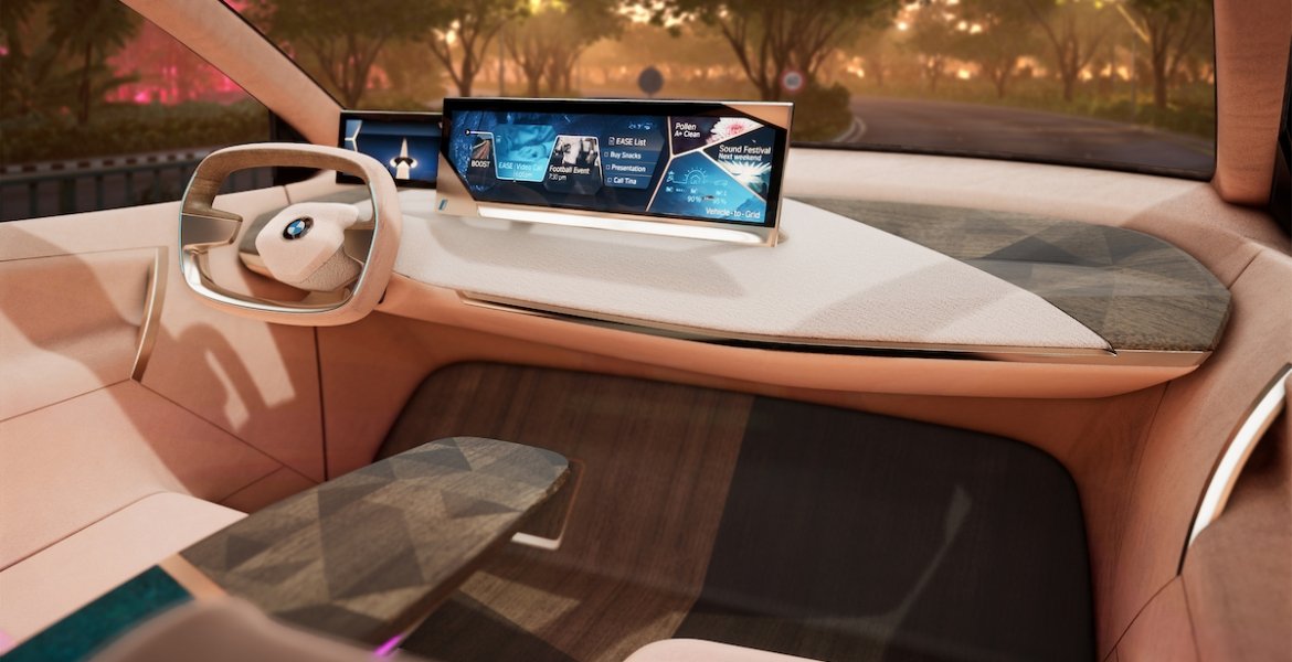 Die erste virtuelle Fahrt im BMW Vision iNEXT