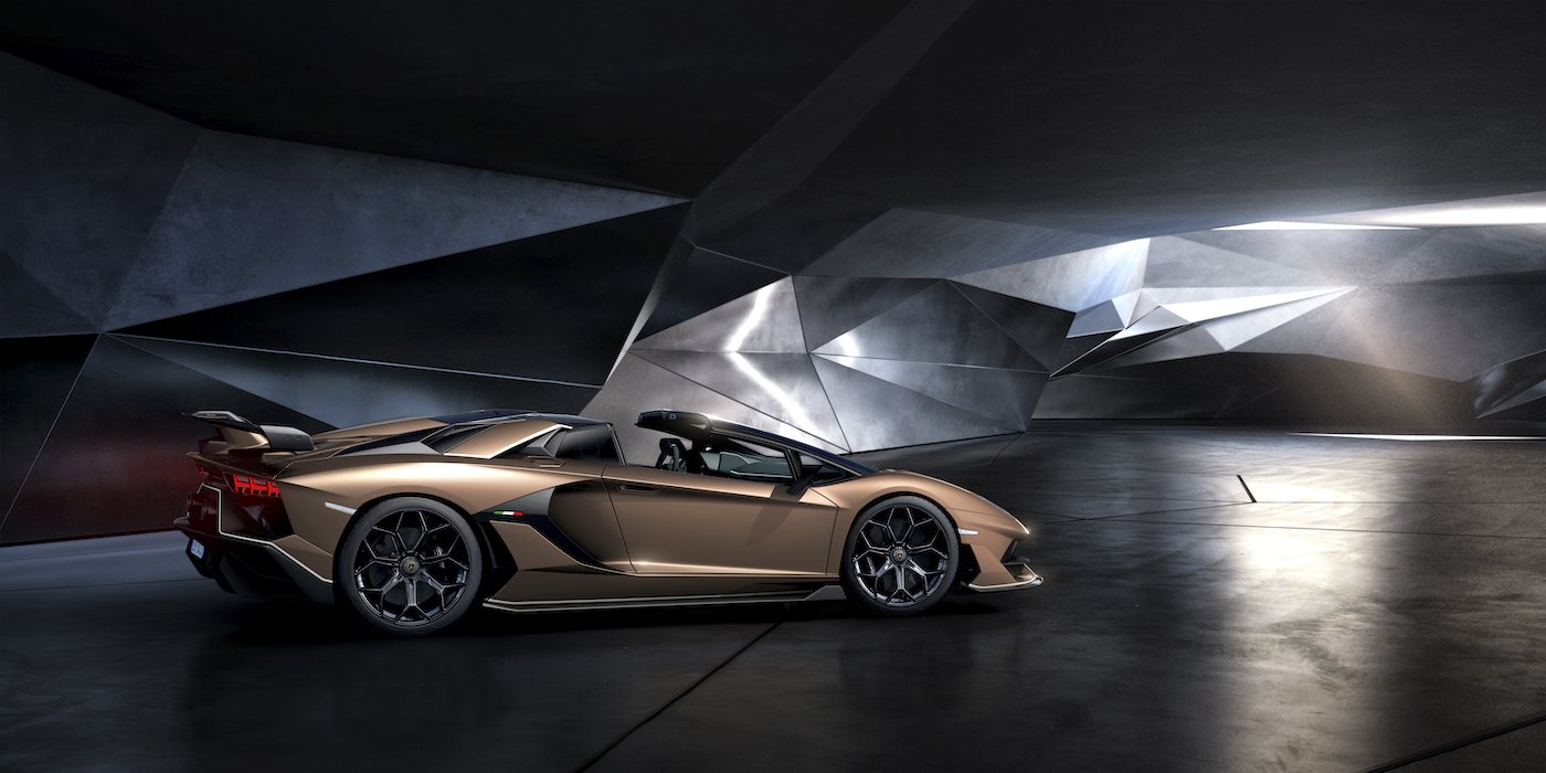 Oben ohne mit 350 km/h: Lamborghini präsentiert den Aventador SVJ Roadster in Genf 9
