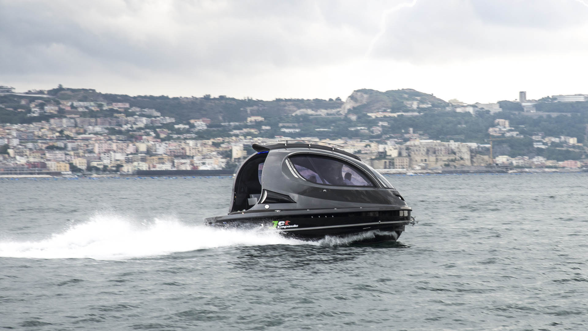 Ein perfektes Spielzeug für den Sommer: Das Jet Capsule Royal Version 011 Motorboot 7