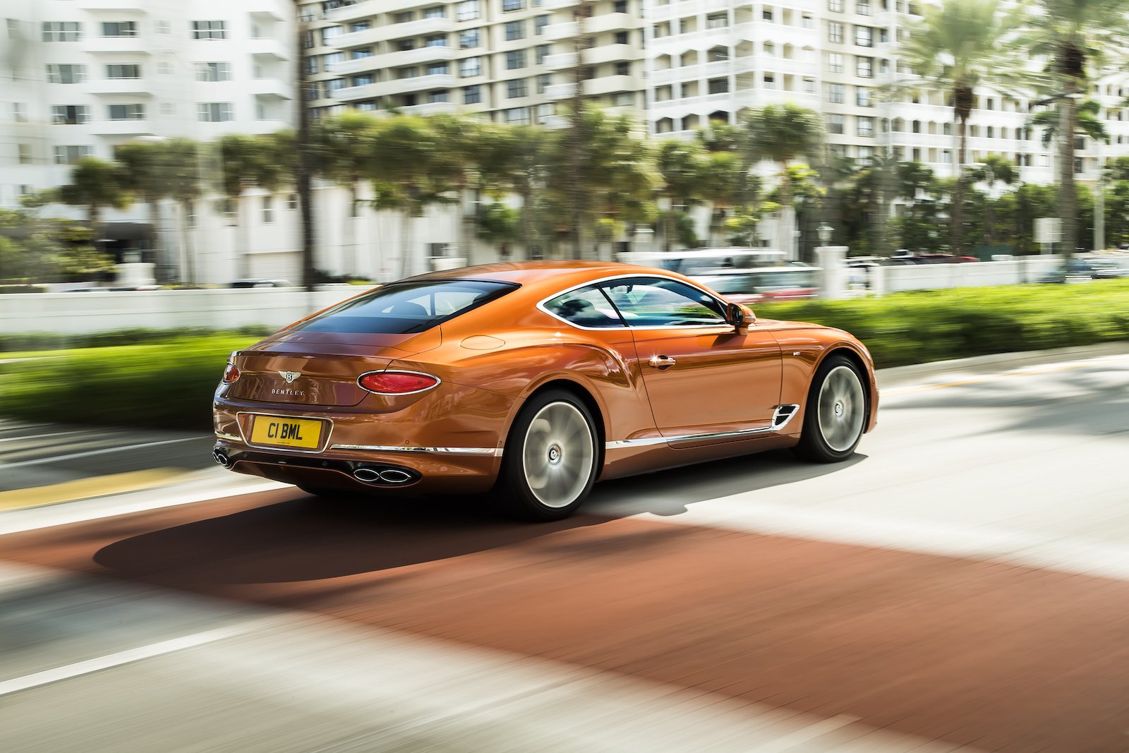 Elegant und handgefertigt: Der neue Bentley GT V8 Convertible und Continental GT V8 4