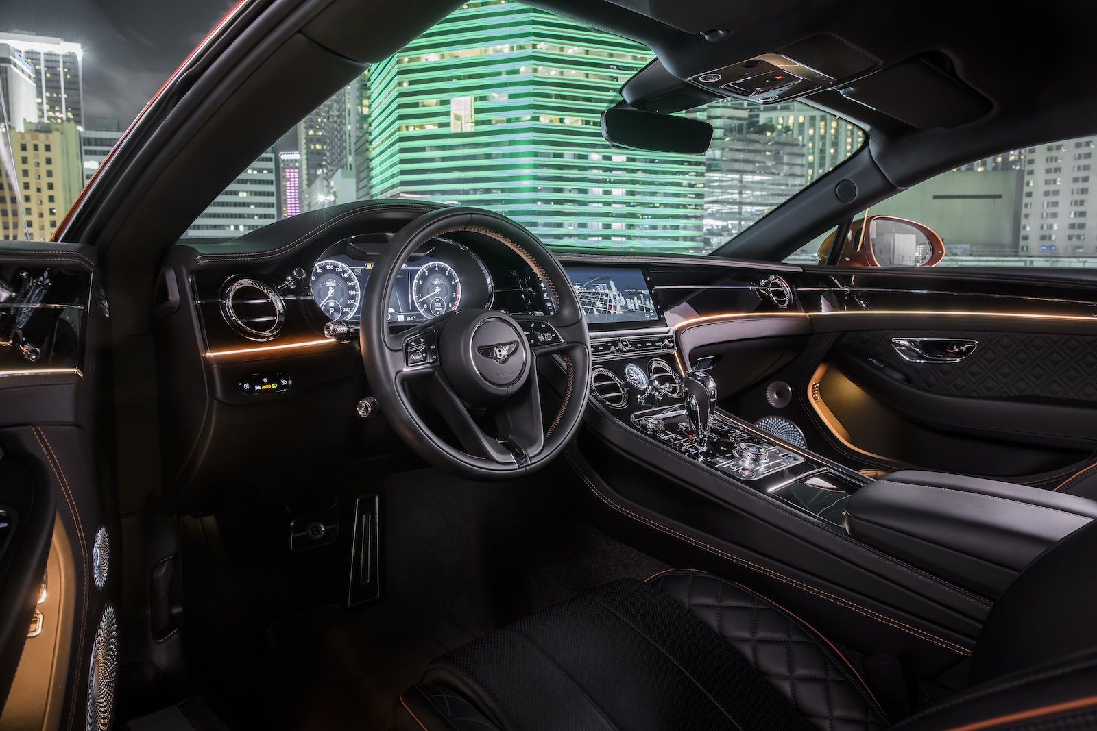 Elegant und handgefertigt: Der neue Bentley GT V8 Convertible und Continental GT V8 3