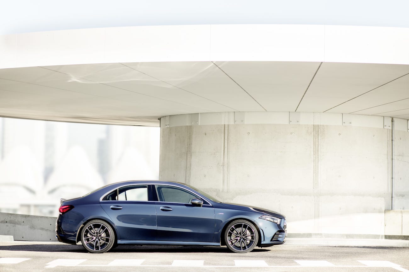 Der Einsteiger AMG: Der Mercedes-Benz AMG A 35 6