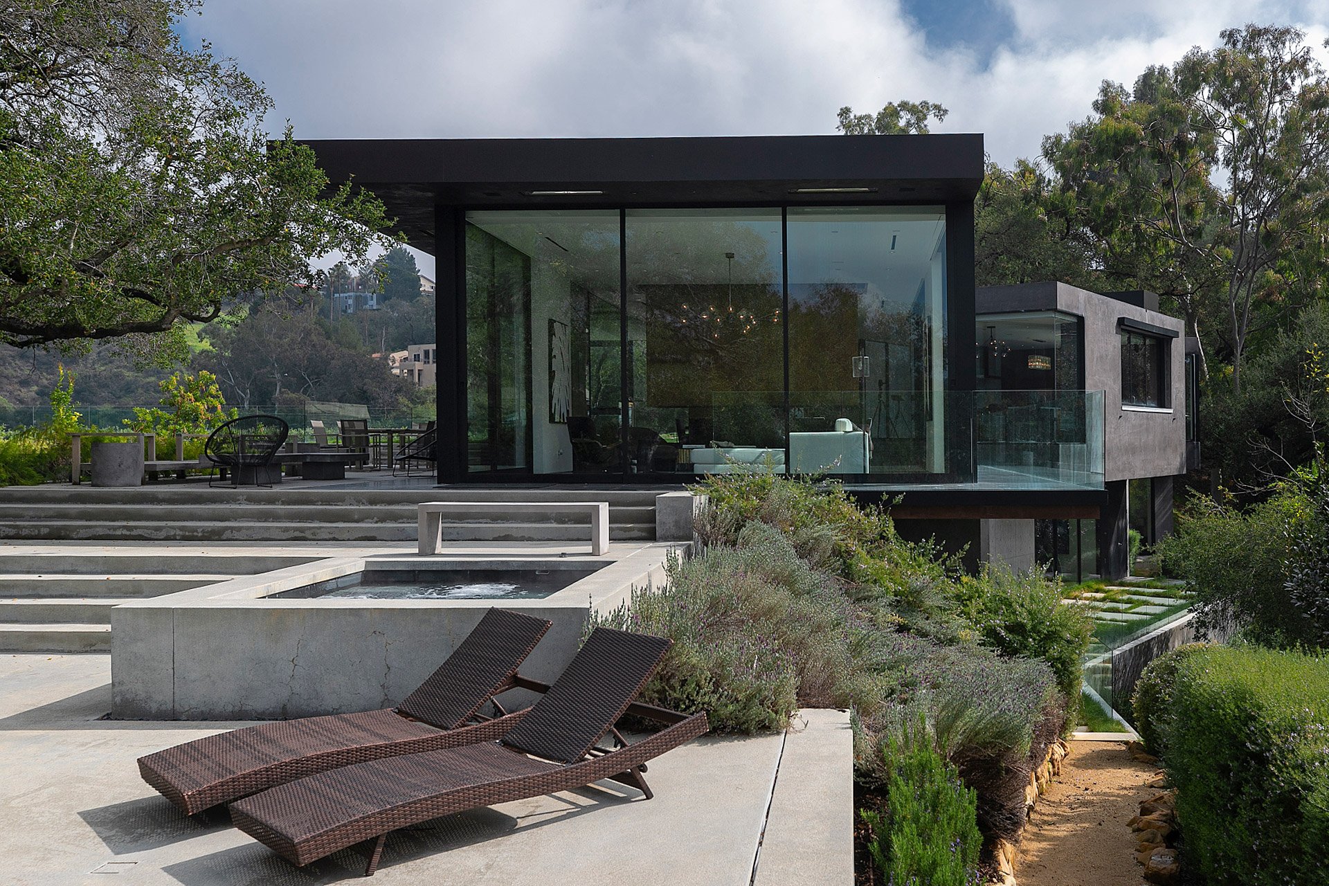 Eingebettet in die Natur von Beverly Hills: Das „Oak Pass House“ 1