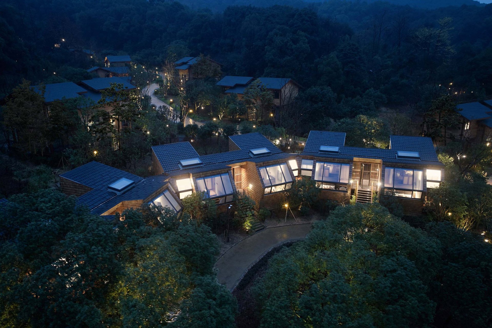 Übernachten im chinesischen Wald: Das Senbo Resort Park-Star Cube Hotel 1