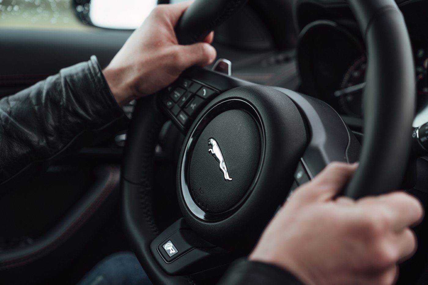Die Jaguar Art of Performance Tour: Ein einzigartiges Fahrerlebnis auf einem Flugplatz 10